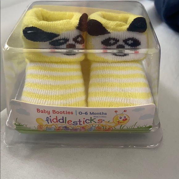 Fiddlesticks Baby Booties 0-6 months - Picture 2 of 4